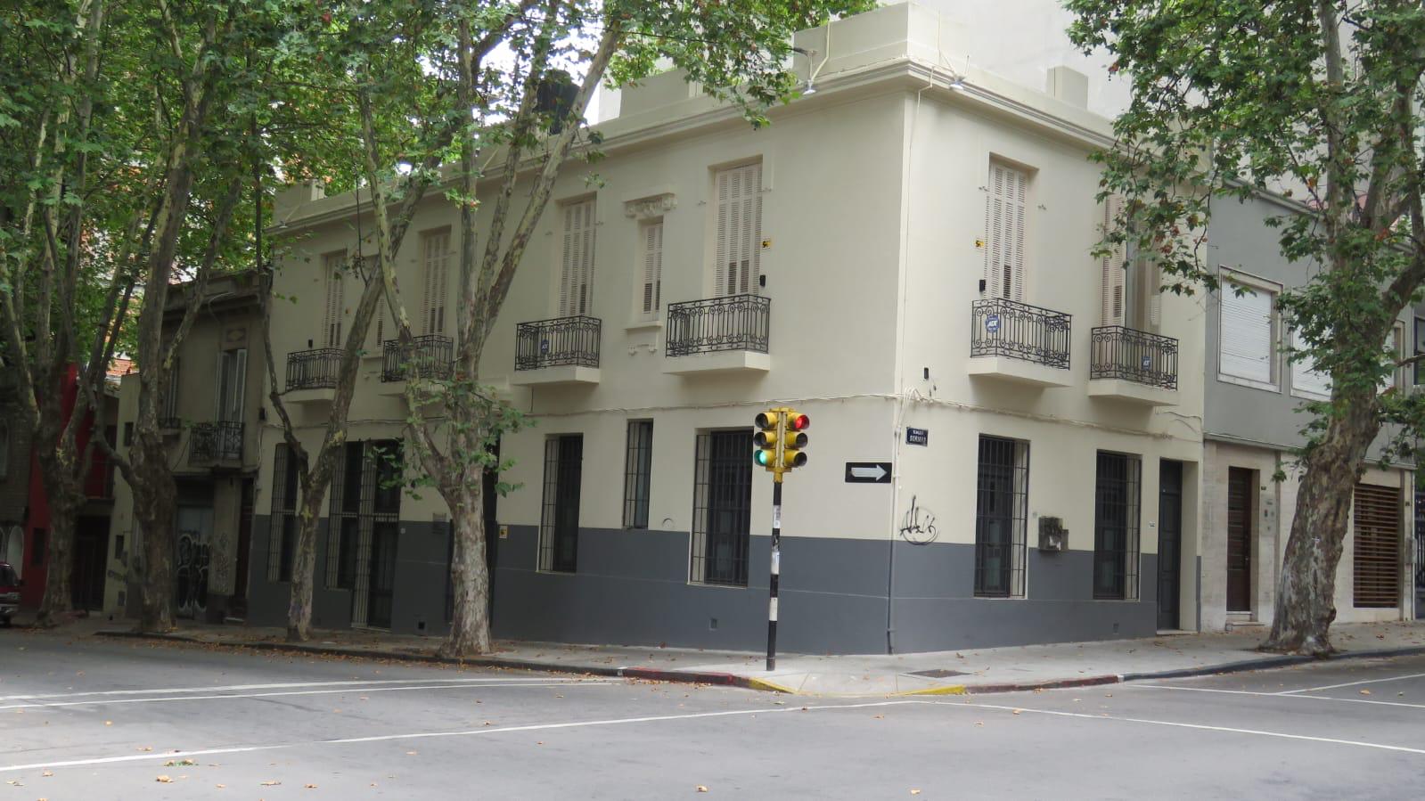 Frente del edificio de CENAFO Salud, centro de formación habilitado por el MEC